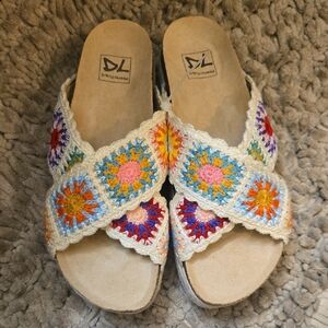 New Dirty Laundry Womens 8.5 Colorful Crochet Platform Sandals
